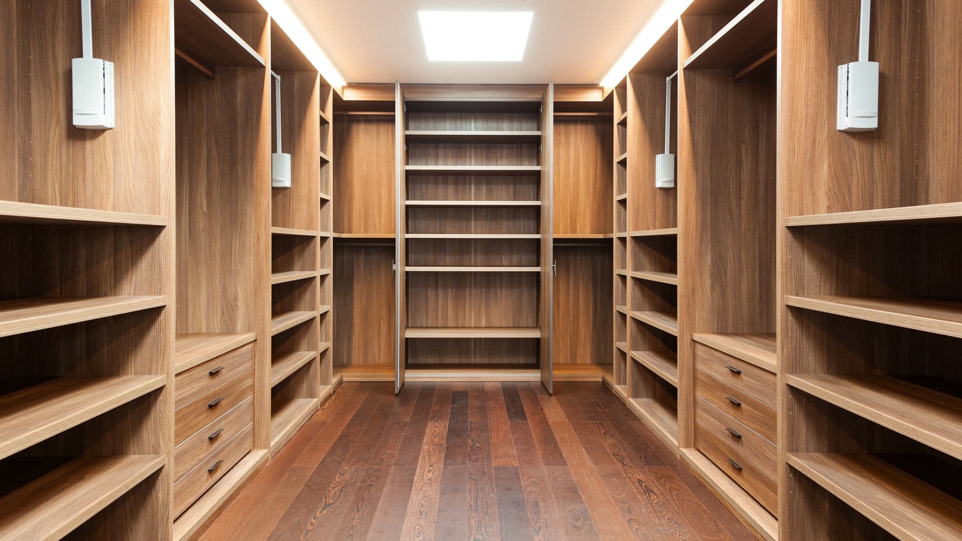 El vestidor de sus sueños es posible con Fogar Barbanza