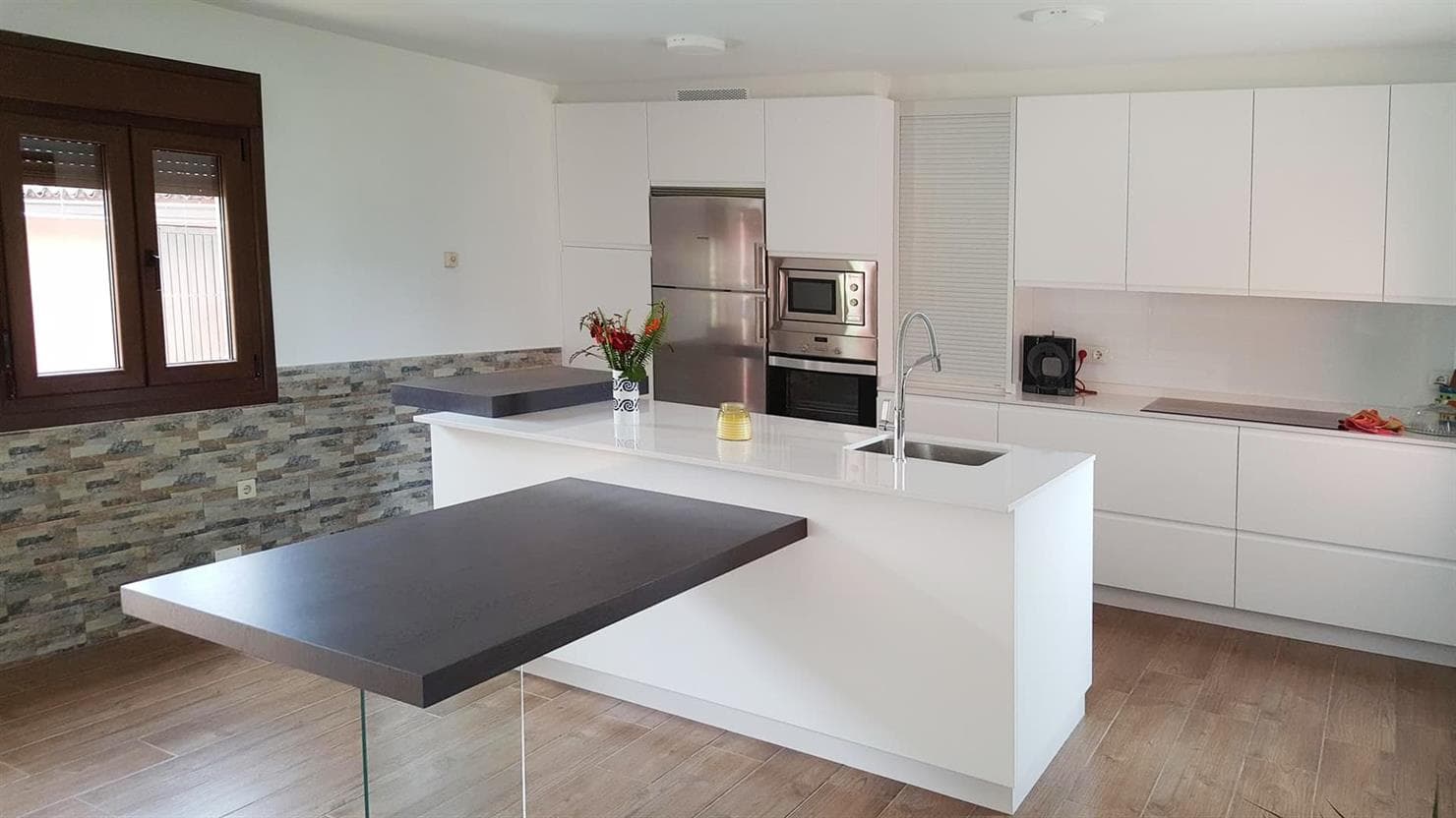 Nuestros trabajos de fabricación e instalación de cocinas en A Coruña