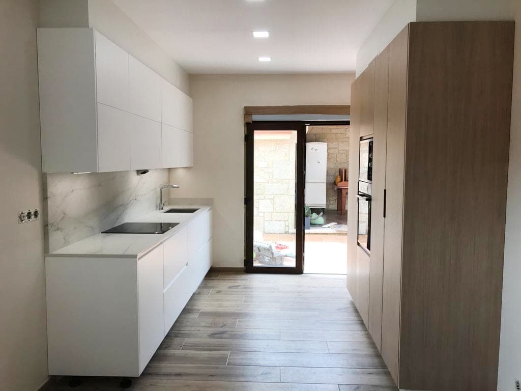 Nuestros trabajos de fabricación e instalación de cocinas en A Coruña