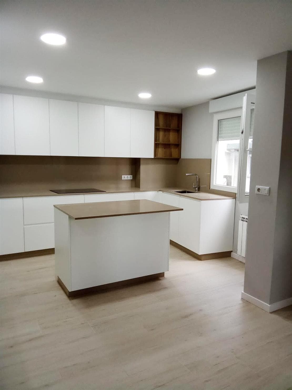 Nuestros trabajos de fabricación e instalación de cocinas en A Coruña