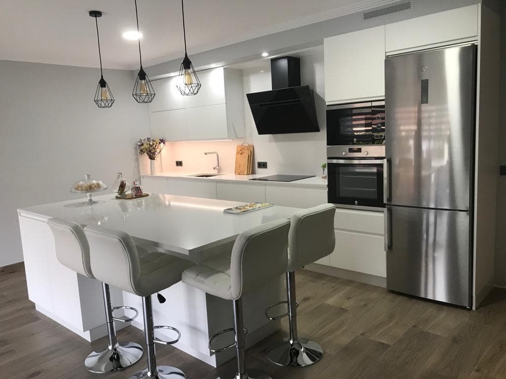 Nuestros trabajos de fabricación e instalación de cocinas en A Coruña