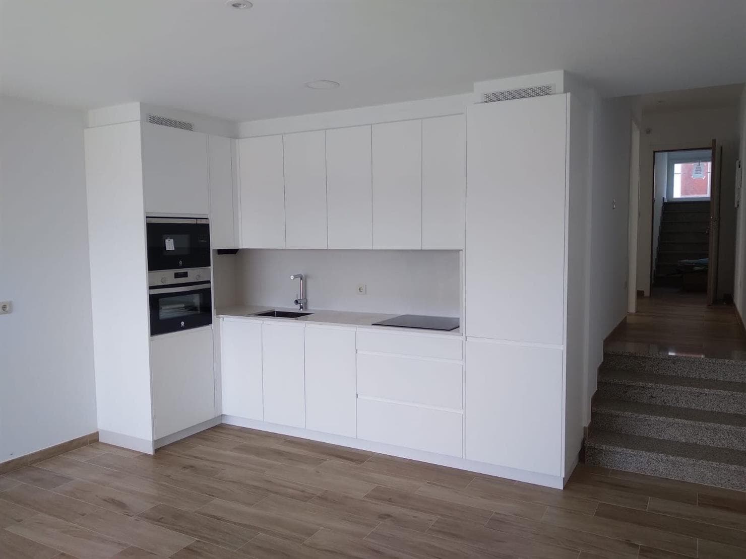 Nuestros trabajos de fabricación e instalación de cocinas en A Coruña