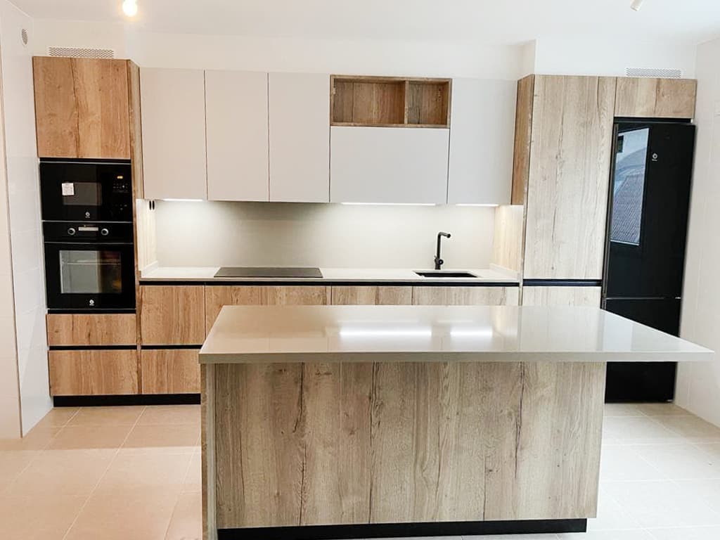 Nuestros trabajos de fabricación e instalación de cocinas en A Coruña