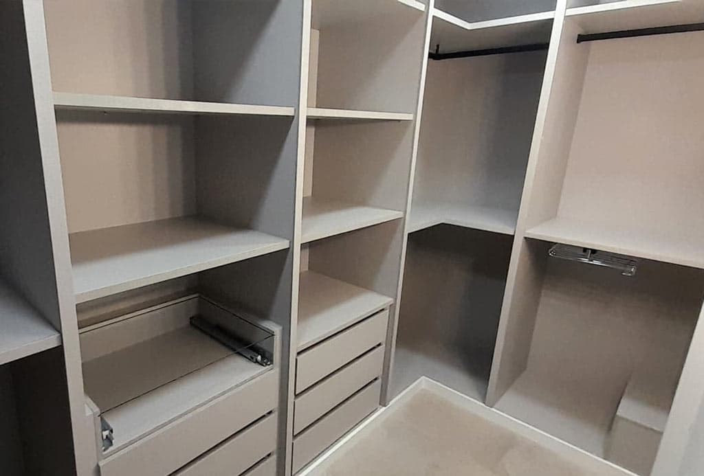 ¡Múltiples opciones en sistemas de apertura de armarios!