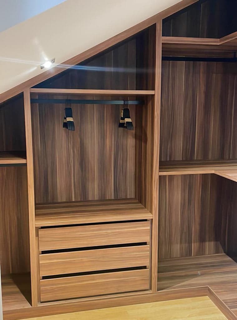 Somos sus especialistas en fabricación y diseño de vestidores personalizados en A Coruña