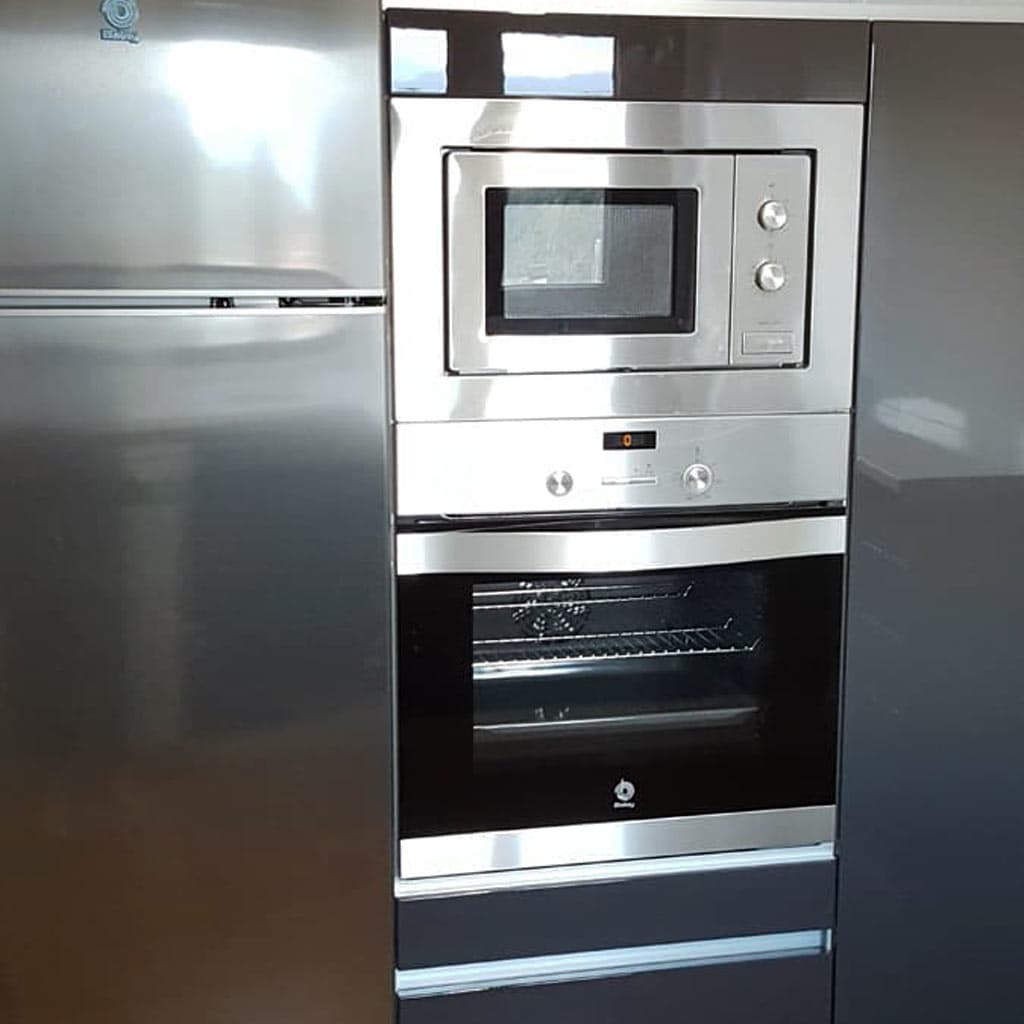 También instalamos los electrodomésticos con la reforma